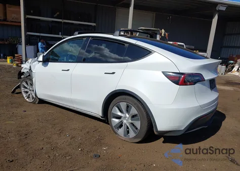 2022 Tesla Model Y Long Range Dual Motor All-Wheel Drive z USA, uszkodzony, nr VIN 7SAYGAEE5NF520411